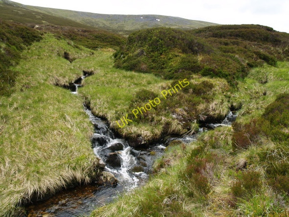Photo 6"x4" Small confluence below Scarsoch Bheag Allt Coire an t-Seilich\/NN9485 c2009