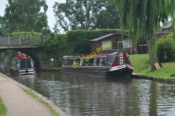 Photo 6"x4" Two narrowboats at Hopwas Hopwas c2009
