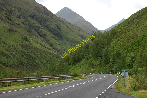 Photo 6"x4" The narrow bit of Glen Shiel Sg\u00f9rr nan Spainteach c2009