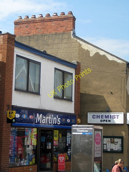 Photo 6"x4" Chimney pots Rothwell\/SE3428 c2009