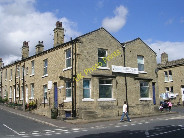 Photo 6"x4" Oddfellows Hall - Bradford Road Brighouse\/SE1423 c2009