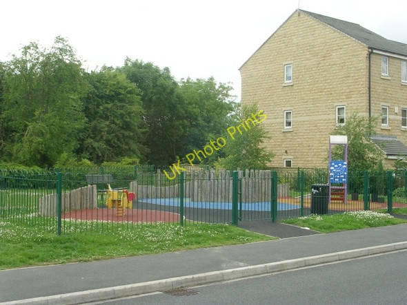 Photo 6"x4" Play Area - Prospect Way Brighouse\/SE1423 c2009