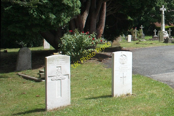 Photo 6"x4" War graves, Malvern cemetery Great Malvern c2009