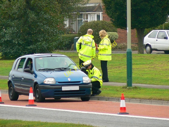 Photo 6"x4" Police checkpoint, Queens Drive, Swindon (2) Swindon\/SU1685 c2007