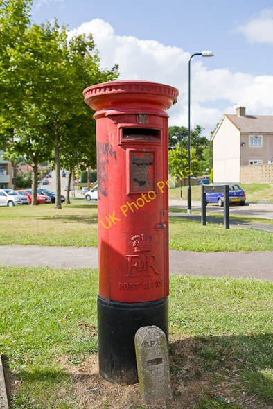 Photo 6"x4" Pillar Box, Ellwood Avenue, Thornhill Hightown\/SU4711 c2009