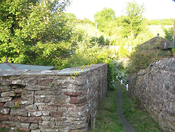 Photo 6"x4" Narrow passage in Hartley village Kirkby Stephen c2009
