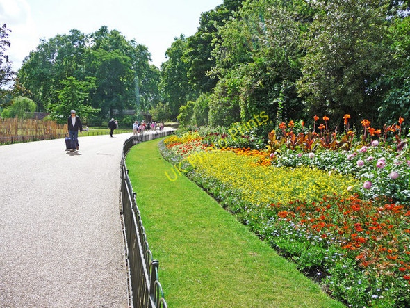 Photo 6"x4" Flowerbed, St James's Park, London SW1 Westminster c2009 P1