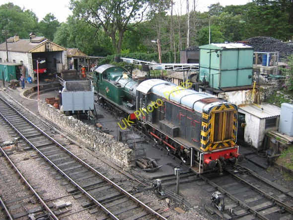 Photo 6"x4" Swanage Railway loco-shed Swanage c2009