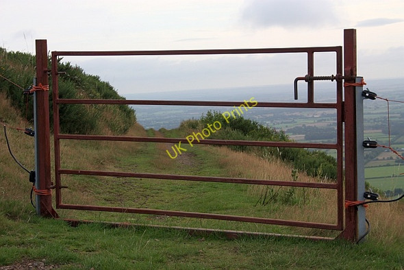 Photo 6"x4" Temporary gate on Pinnacle Hill Brand Green\/SO7641 c2009