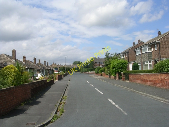Photo 6"x4" Robin Royd Avenue - Robin Royd Lane Mirfield c2009