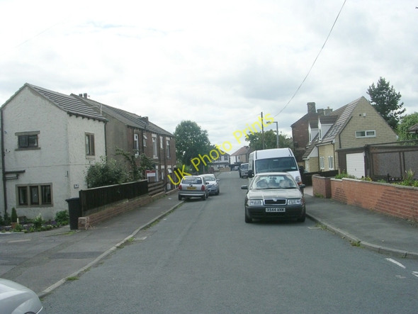 Photo 6"x4" Robin Royd Lane - viewed from Robin Royd Avenue Mirfield c2009