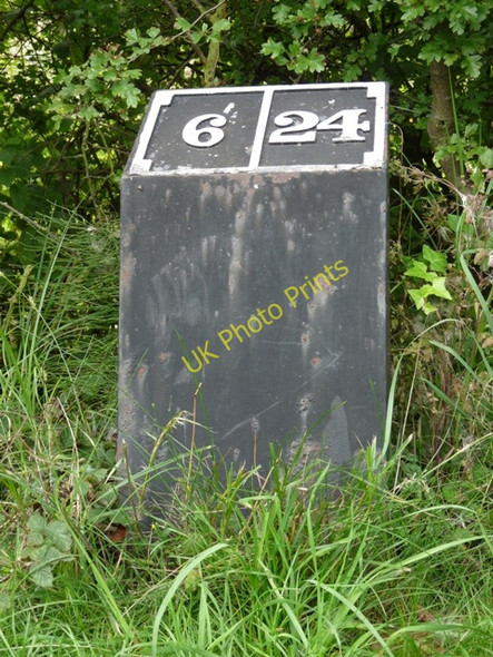 Photo 6"x4" Milepost 6 on the Ashby Canal Hinckley c2009