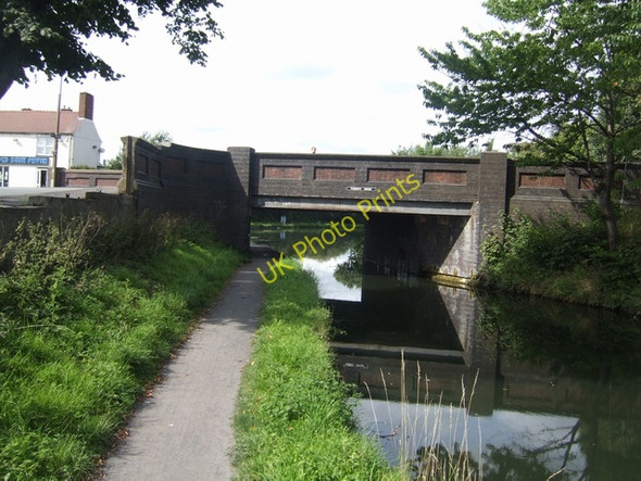 Photo 6"x4" Stourbridge Canal - Farmer's Bridge Brierley Hill\/SO9286 c2009
