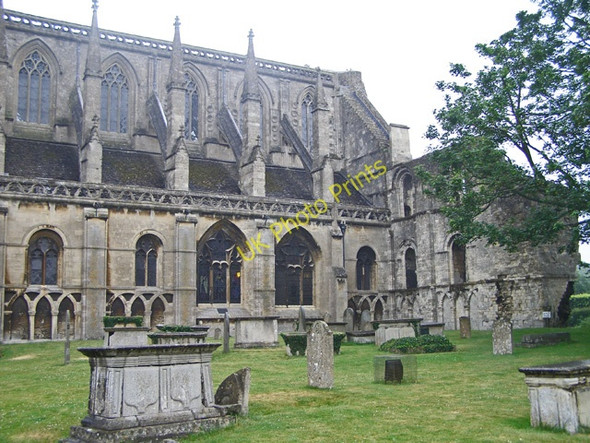 Photo 6"x4" Malmesbury Abbey graveyard Malmesbury c2006