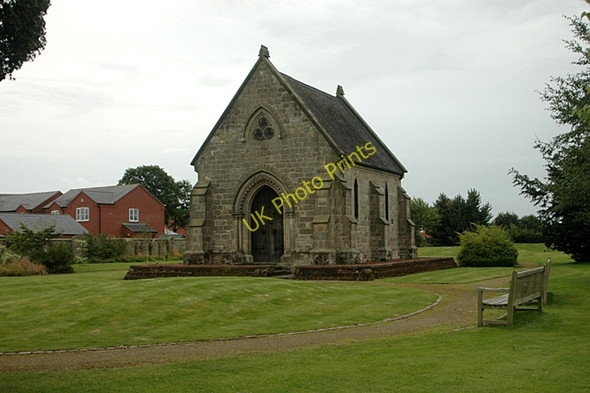 Photo 6"x4" Chapel in a garden Barkers Green c2009