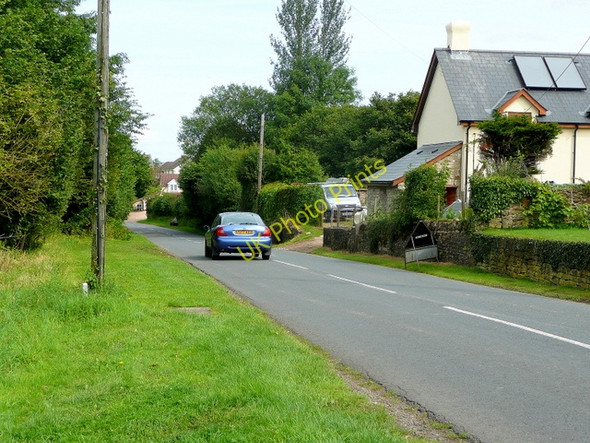 Photo 6"x4" B4432 heading north Hillersland c2009