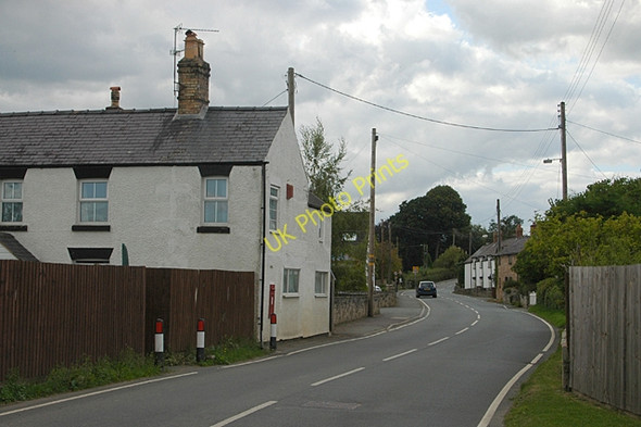 Photo 6"x4" Passing through Maesbury Marsh Ashfield\/SJ3125 c2009