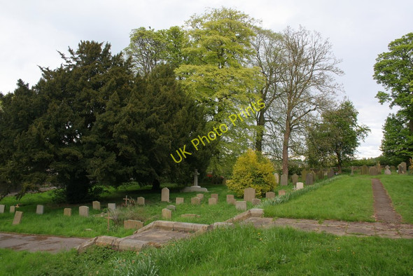 Photo 6"x4" Graveyard, St Peter's Church Arthington c2010