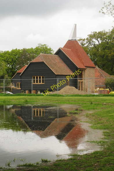 Photo 6"x4" Oast House at Lingfield Lodge Farm, Marsh Green, Kent Marsh Green\/TQ4444 c2010