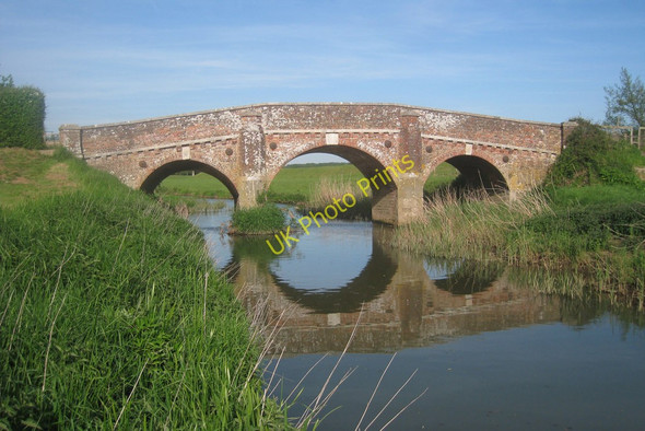 Photo 6"x4" Bridge over River Rother Bodiam c2010 P1
