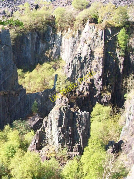 Photo 6"x4" Unquarried igneous intrusions at Glynrhonwy Quarry Llanberis c2010