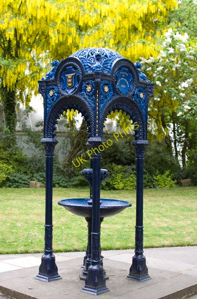 Photo 6"x4" Victorian Drinking fountain, Hull Kingston upon Hull c2010