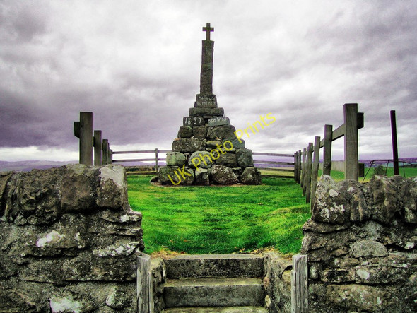 Photo 6"x4" Maggie Wall's monument Dunning c2007