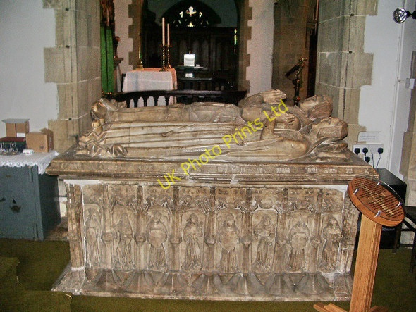 Photo 6"x4" St Mary's Church, Ruabon, Monument Ruabon\/Rhiwabon c2007