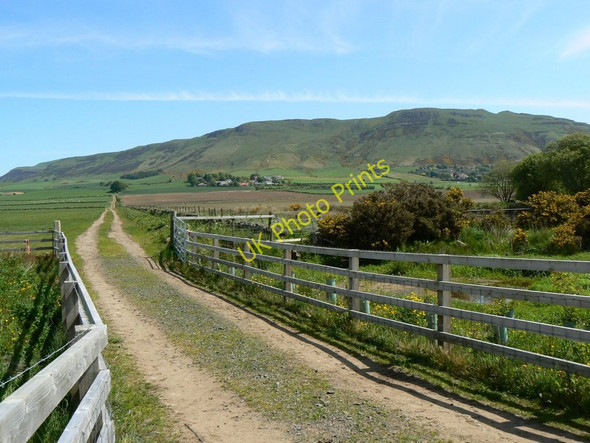 Photo 6"x4" Below Bishop Hill Kinnesswood c2010