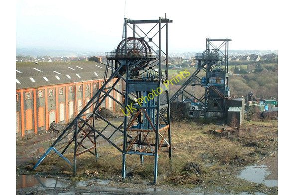 Photo 6"x4" Pit Heads Penallta Ystrad Mynach c2004