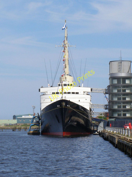 Photo 6"x4" HMY Britannia Newhaven\/NT2577 c2010