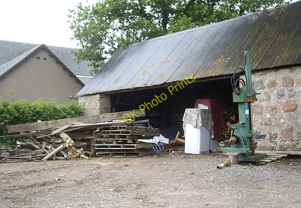 Photo 6"x4" A salvage workshop Strachan c2010