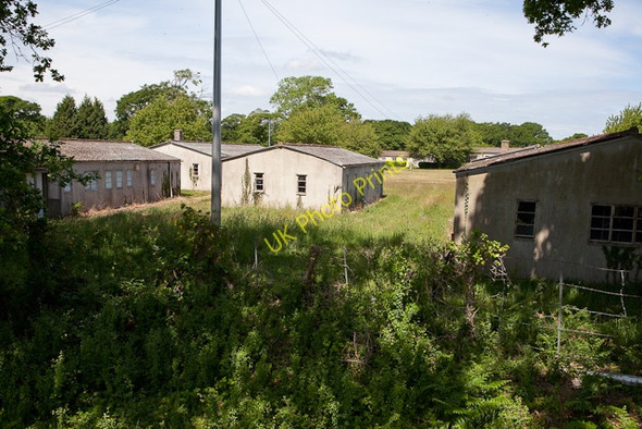 Photo 6"x4" Unused huts at Merryfield Park Shirley\/SZ1798 c2010