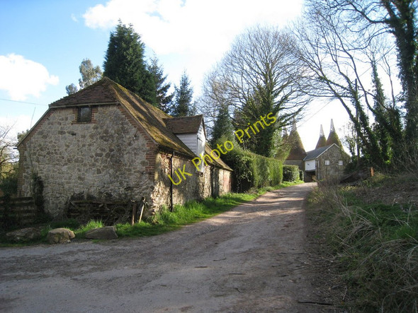 Photo 6"x4" Ragstone Barn at Mote Farm Ivy Hatch c2009