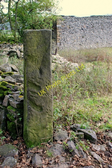 Photo 6"x4" Gate post above Eyam View Farm Bretton\/SK2077 c2007