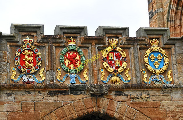 Photo 6"x4" Arms above the Fore Entrance, Linlithgow Palace Linlithgow c2010