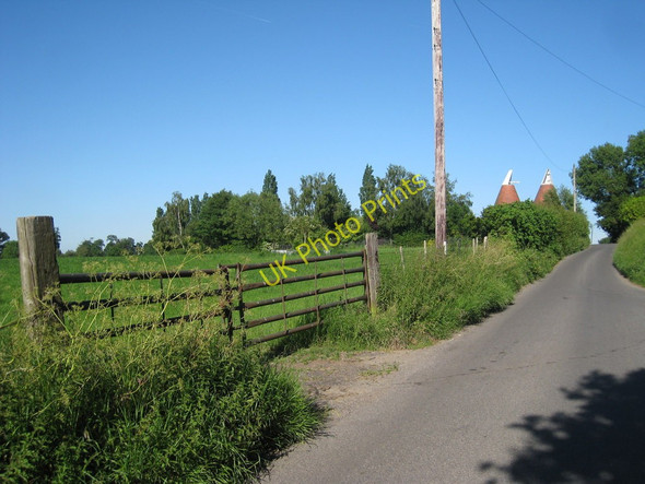 Photo 6"x4" Gate on Redmans Lane Maypole\/TQ4963 c2010