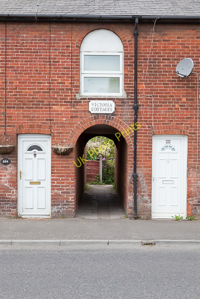 Photo 6"x4" Alley through Victoria Cottages, Christchurch Road Ringwood\/SU1505 c2010