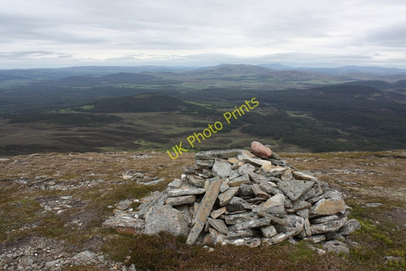 Photo 6"x4" Cairn, Meall a' Bhuachaille Meall a' Bhuachaille c2010
