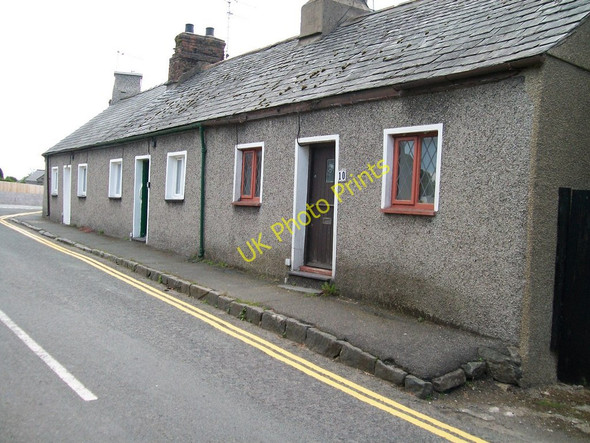 Photo 6"x4" Terraced cottages on the crossroads at Efailnewydd Pwllheli c2010