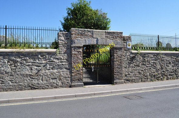 Photo 6"x4" The entrance to the Public Cemetery on Old Town Bideford c2010