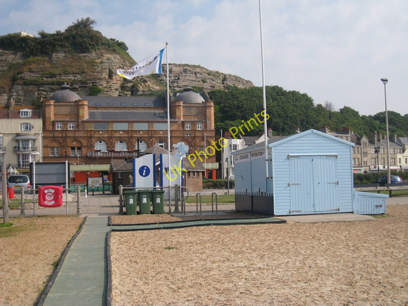 Photo 6"x4" Coastguard Hut Hastings\/TQ8110 c2010