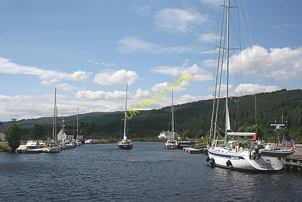 Photo 6"x4" Caledonian Canal Fort Augustus c2010