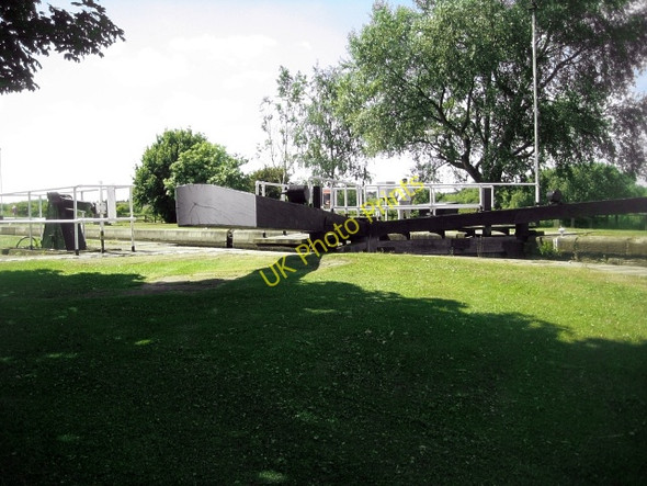 Photo 6"x4" Aire & Calder Navigation, Kings Road Lock Normanton\/SE3822 c2010