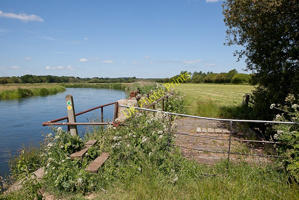 Photo 6"x4" Sluice gate on eastern bank of River Avon Ringwood\/SU1505 c2010