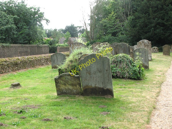 Photo 6"x4" St Mary's church in Docking - churchyard Docking c2010