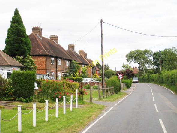 Photo 6"x4" Houses on Lingfield Road Haxted c2010