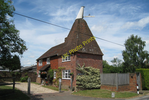 Photo 6"x4" Park Farm Oast, Colliers Green Road, Colliers Green, Kent Flishinghurst c2010