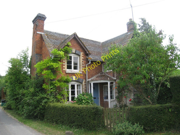 Photo 6"x4" Cottage on Kite's Nest Lane Bulley c2010
