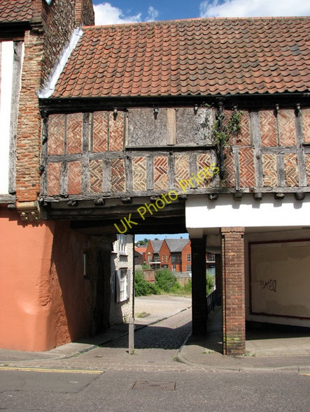Photo 6"x4" Passage leading to the Old Barge Yard Norwich c2010